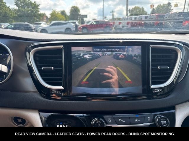 2024 Chrysler Pacifica Touring L STOW N GO SEATING