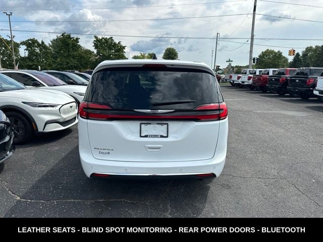 2024 Chrysler Pacifica Touring L STOW N GO SEATING