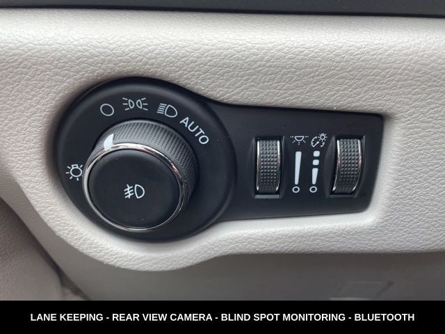 2023 Chrysler Pacifica Touring L HEATED SEATS & STEERING WHEEL