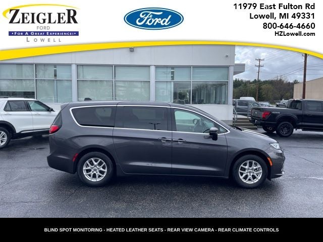 2023 Chrysler Pacifica Touring L HEATED SEATS & STEERING WHEEL