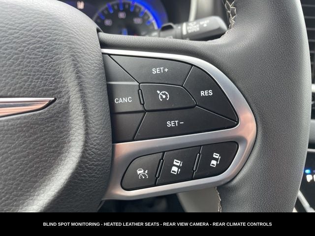2023 Chrysler Pacifica Touring L HEATED SEATS & STEERING WHEEL