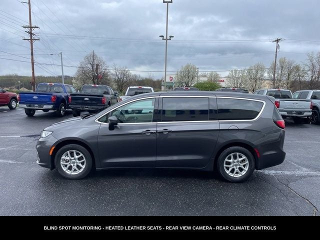 2023 Chrysler Pacifica Touring L HEATED SEATS & STEERING WHEEL