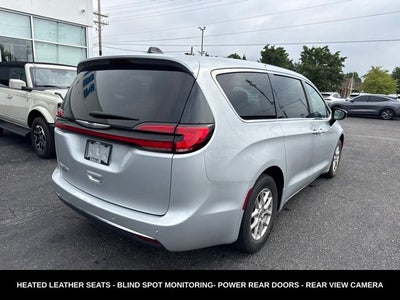 2024 Chrysler Pacifica Touring L STOW N GO SEATING