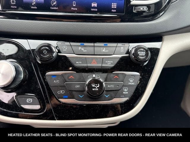 2024 Chrysler Pacifica Touring L STOW N GO SEATING