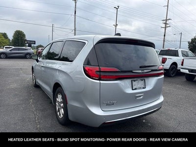2024 Chrysler Pacifica Touring L STOW N GO SEATING
