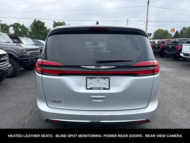 2024 Chrysler Pacifica Touring L STOW N GO SEATING