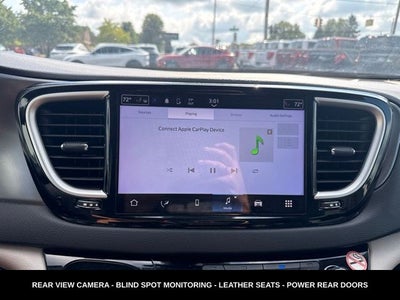 2024 Chrysler Pacifica Touring L STOW N GO SEATING