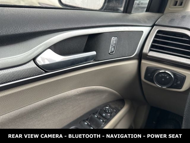 2019 Ford Fusion Hybrid SE 42 MPG