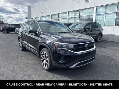 2024 Volkswagen Taos 1.5T SE ONE OWNER