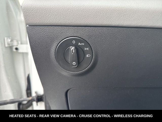 2023 Volkswagen Taos 1.5T SE ONE OWNER