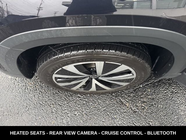 2024 Volkswagen Taos 1.5T SE ONE OWNER