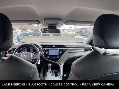 2020 Toyota Camry SE 39 MPG