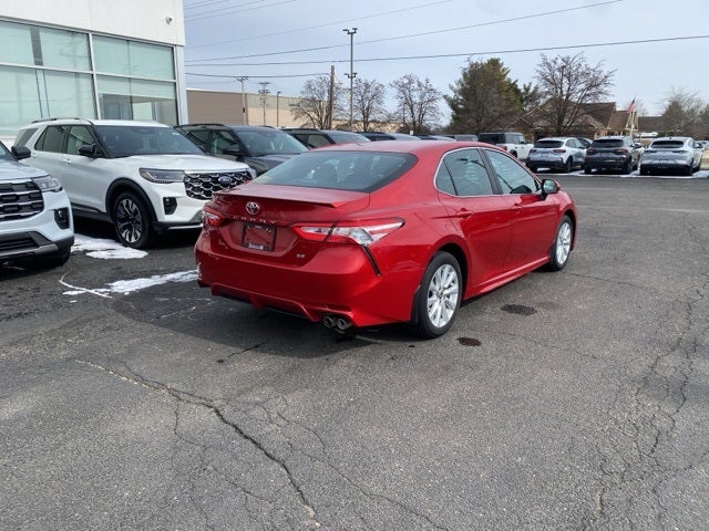 2020 Toyota Camry SE 39 MPG