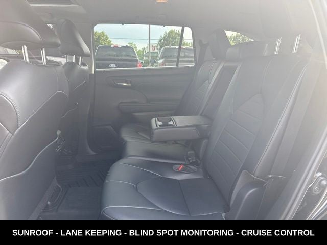 2021 Toyota Highlander XLE 4WD