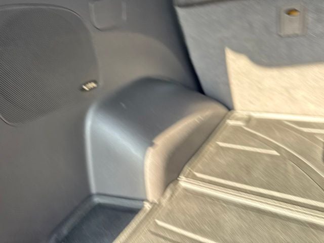 2011 Hyundai Santa Fe Limited LOCAL TRADE