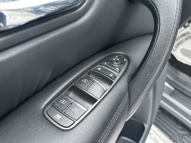 2024 Nissan Armada SV 5.6L 400HP 4WD