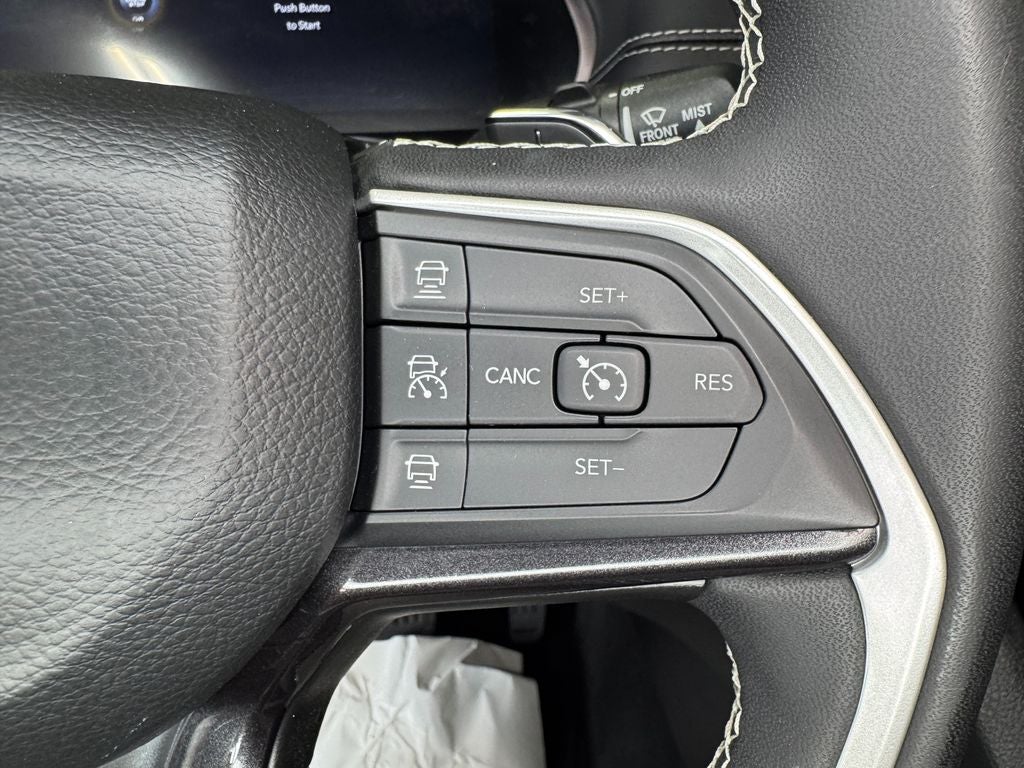 2023 Jeep Grand Cherokee Altitude Appearance Package