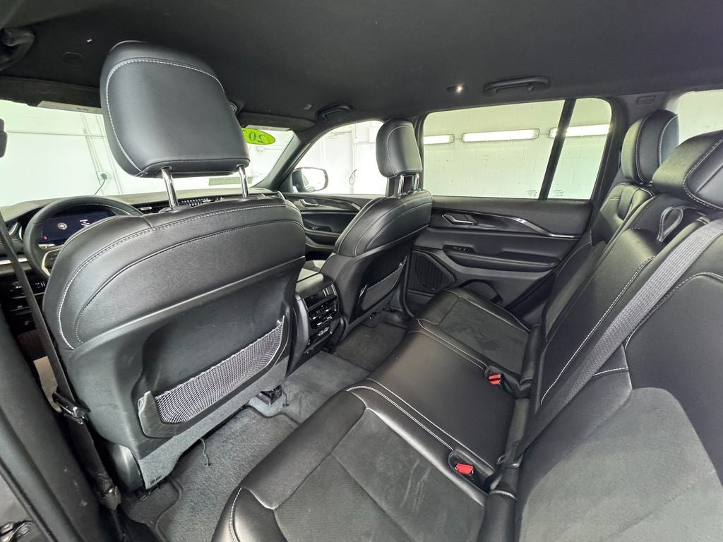 2023 Jeep Grand Cherokee Altitude Appearance Package