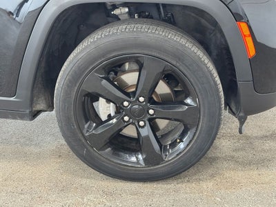 2023 Jeep Grand Cherokee Altitude Appearance Package