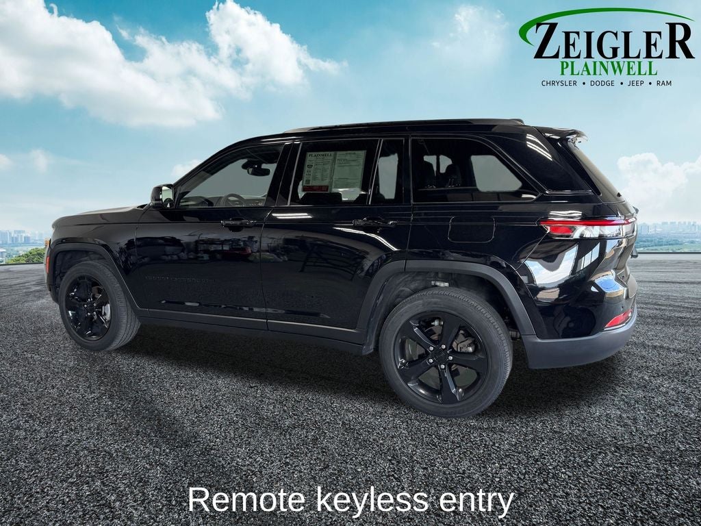 2023 Jeep Grand Cherokee Altitude Appearance Package