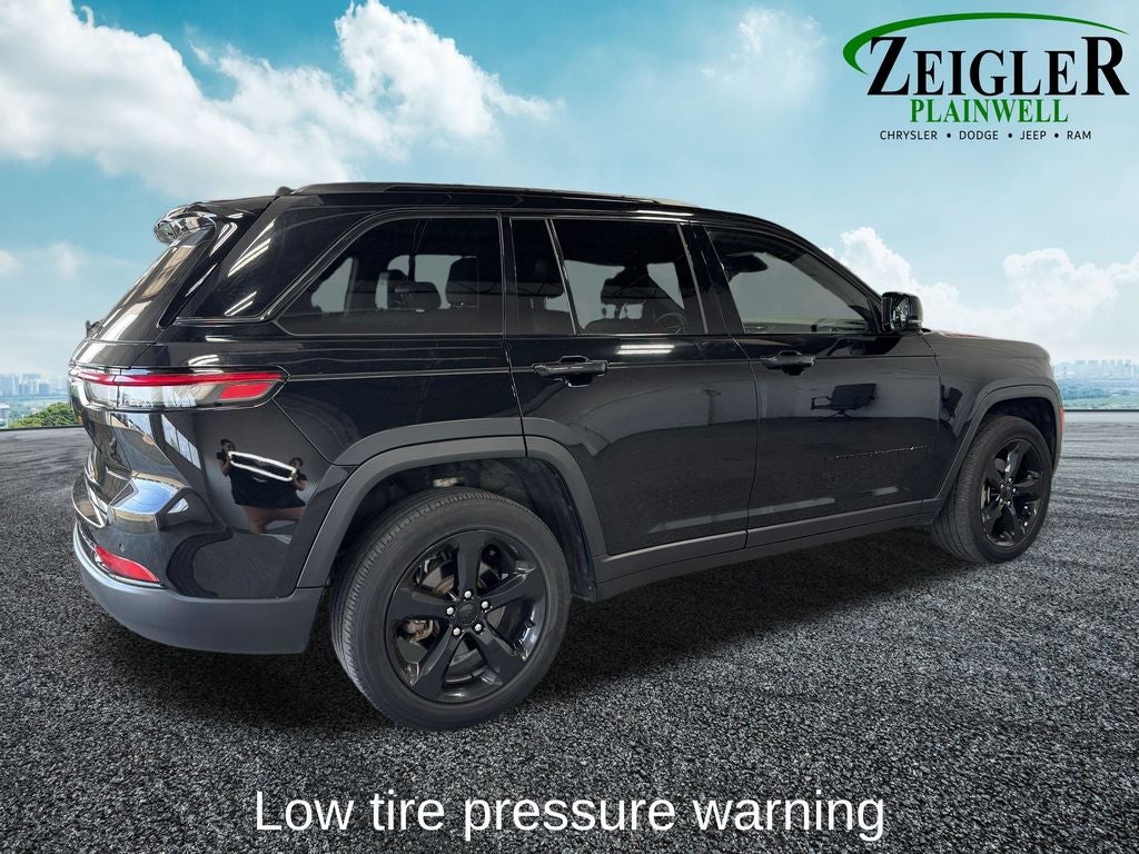 2023 Jeep Grand Cherokee Altitude Appearance Package