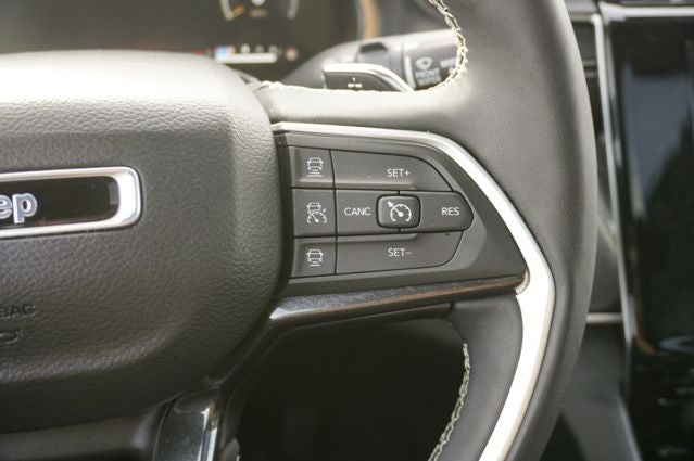 2023 Jeep Grand Cherokee Altitude X Power Sunroof & Back-Up Camera