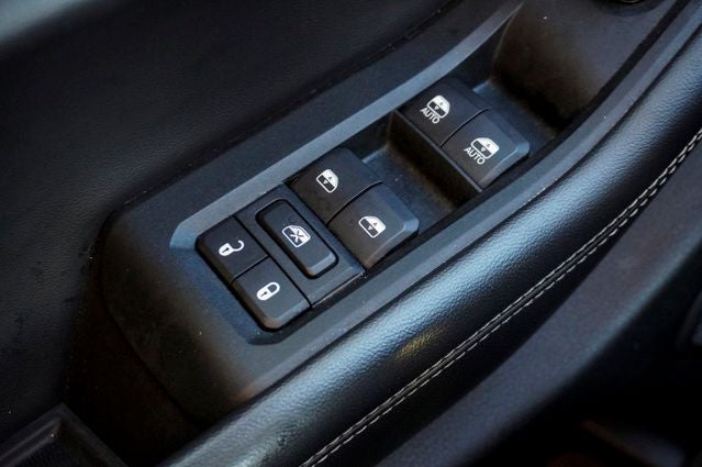 2023 Jeep Grand Cherokee Altitude ParkView Rear Back-Up Camera & Radio: Uconnect 5 w