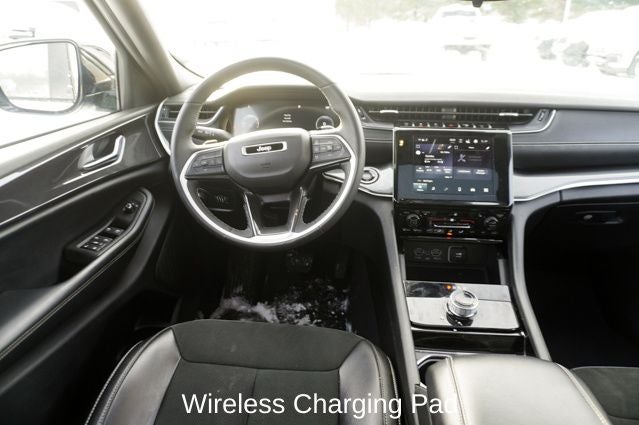 2023 Jeep Grand Cherokee Altitude X Power Sunroof & Radio: Uconnect 5 w/8.4" Display &