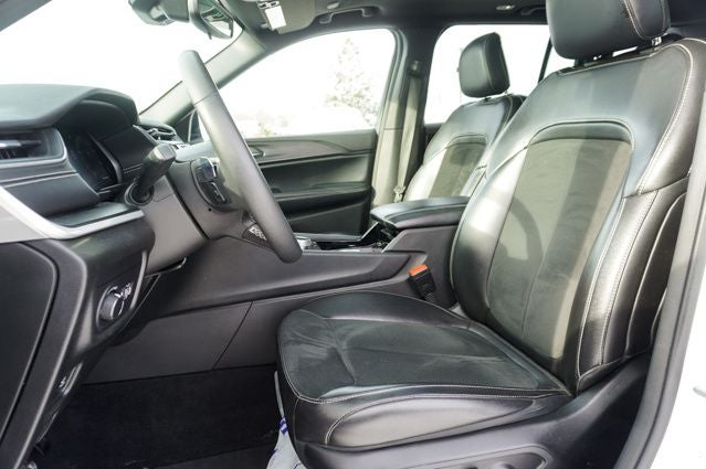 2023 Jeep Grand Cherokee Altitude X Power Sunroof & ParkView Rear Back-Up Camera