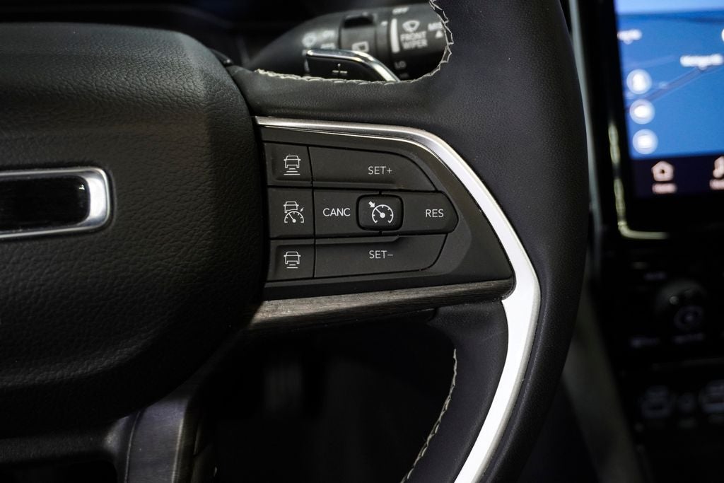 2024 Jeep Grand Cherokee Limited Navigation System & Dual-Pane Panoramic Sunroof