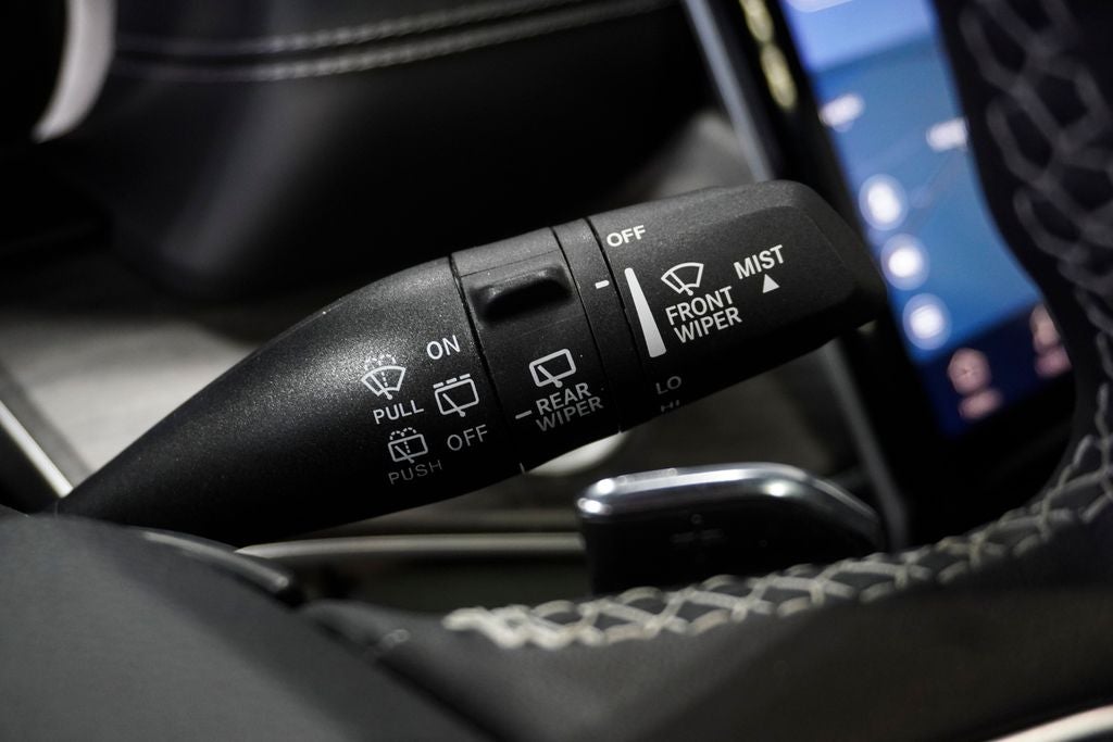 2024 Jeep Grand Cherokee Limited Navigation System & Dual-Pane Panoramic Sunroof