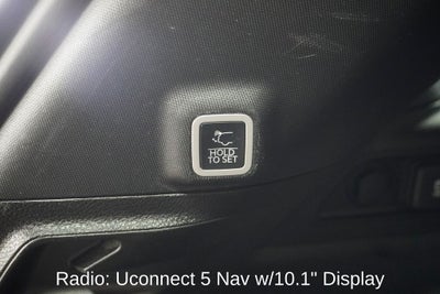 2024 Jeep Grand Cherokee Limited Navigation System & Dual-Pane Panoramic Sunroof