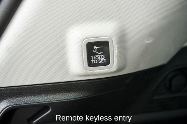 2023 Jeep Grand Cherokee Limited Blackout Package with Navigation