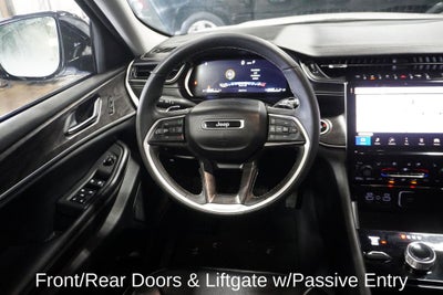 2023 Jeep Grand Cherokee Limited Blackout Package with Navigation