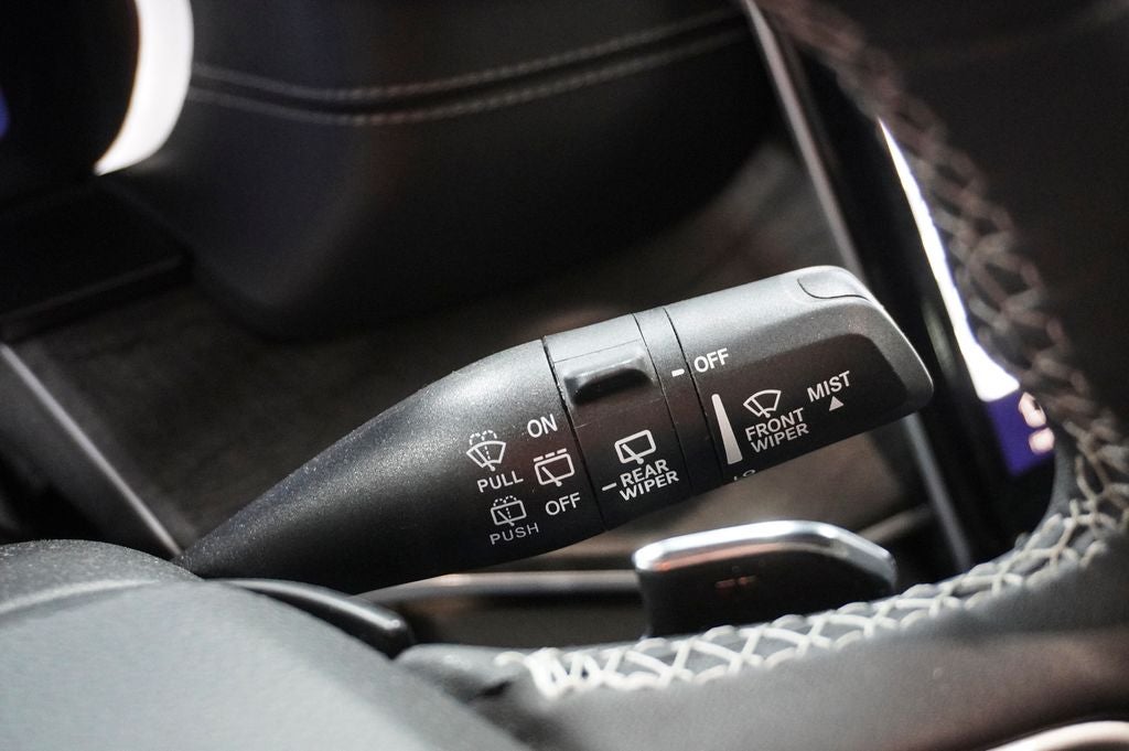 2023 Jeep Grand Cherokee Limited Navigation System & Radio: Uconnect 5 Nav w/10.1"