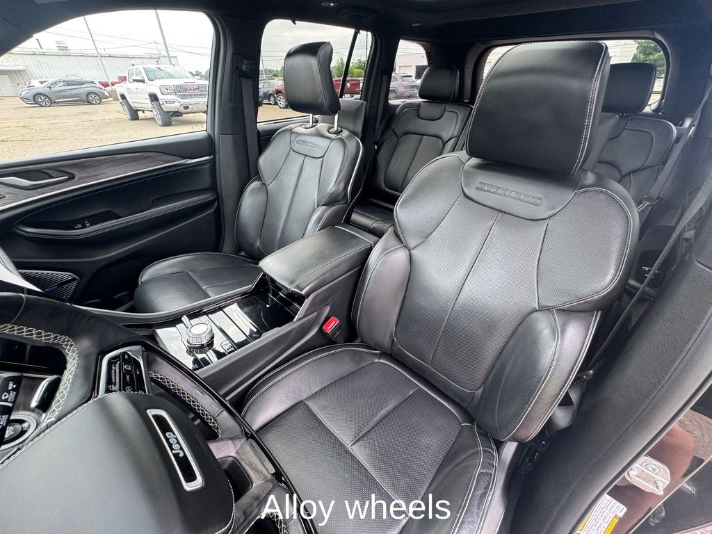2023 Jeep Grand Cherokee Overland Power moonroof