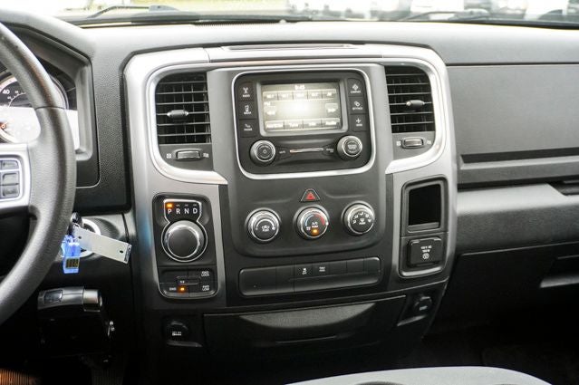2022 RAM 1500 Classic SLT Apple CarPlay & ParkView Rear Back-Up Camera