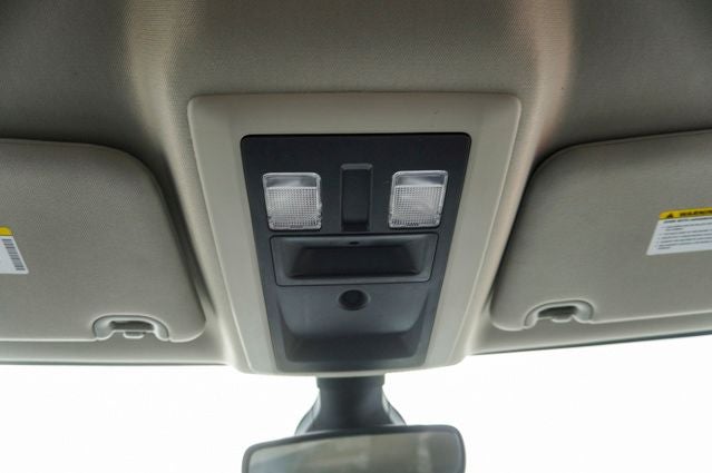 2022 RAM 1500 Classic SLT Apple CarPlay & ParkView Rear Back-Up Camera