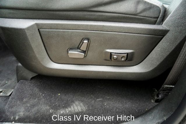 2023 RAM 1500 Classic SLT ParkView Rear Back-Up Camera & Integrated Voice Co