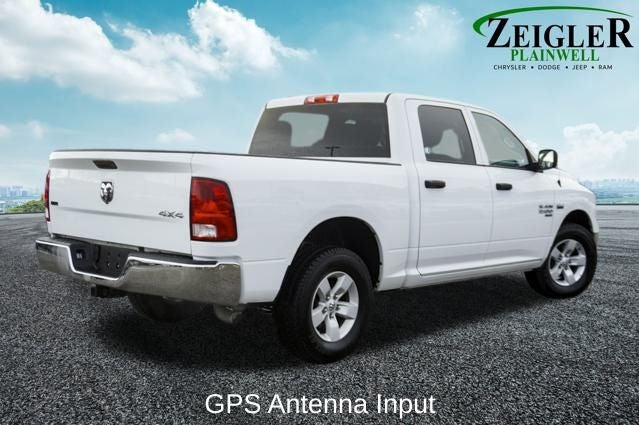 2022 RAM 1500 Classic SLT ParkView Rear Back-Up Camera & Integrated Voice Co