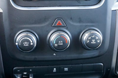 2022 RAM 1500 Classic SLT Integrated Voice Command w/Bluetooth & ParkView Re