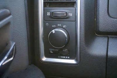 2022 RAM 1500 Classic SLT Integrated Voice Command w/Bluetooth & ParkView Re