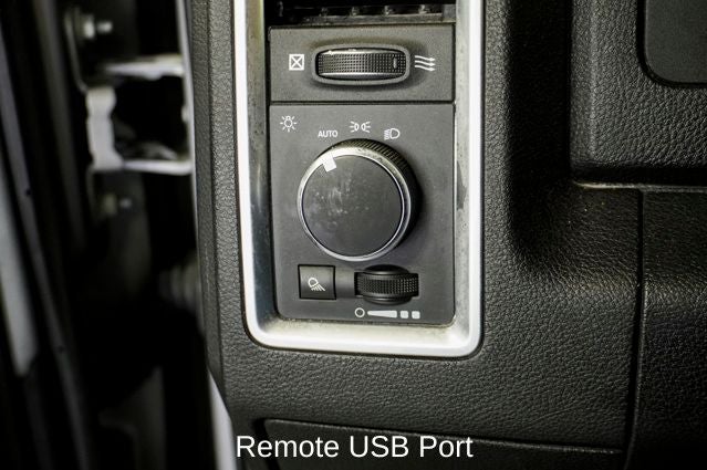 2022 RAM 1500 Classic SLT ParkView Rear Back-Up Camera & Integrated Voice Co