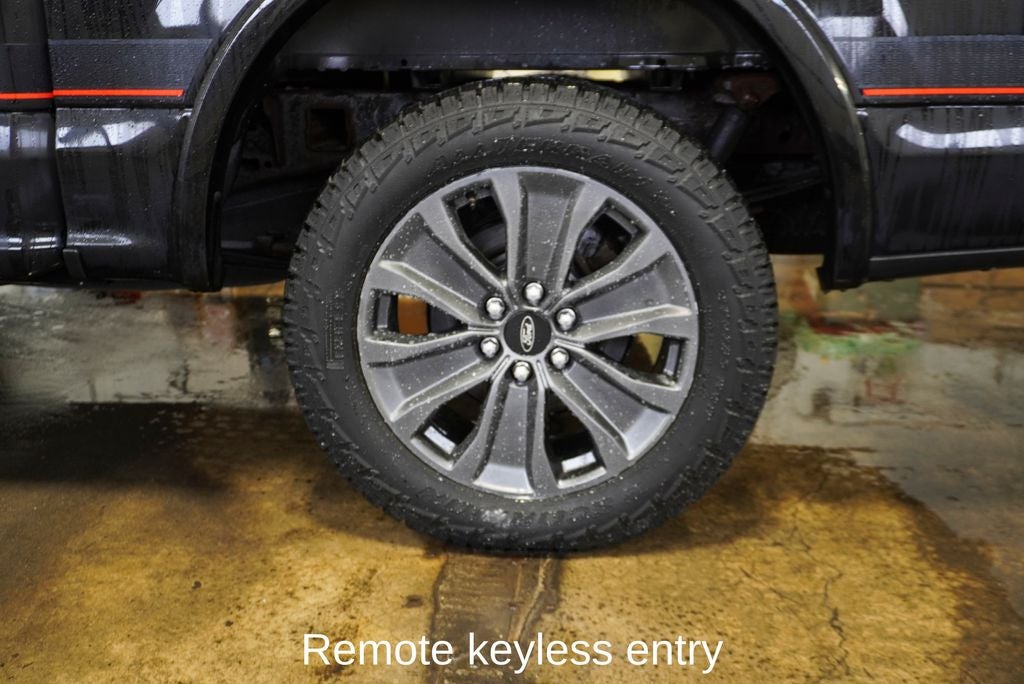 2017 Ford F-150 Lariat Twin Panel Moonroof & Navigation System