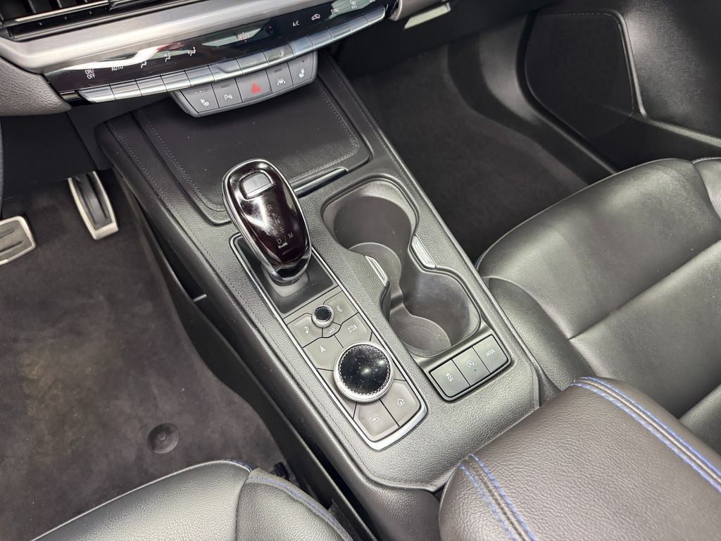 2024 Cadillac XT4 Sport Navigation system