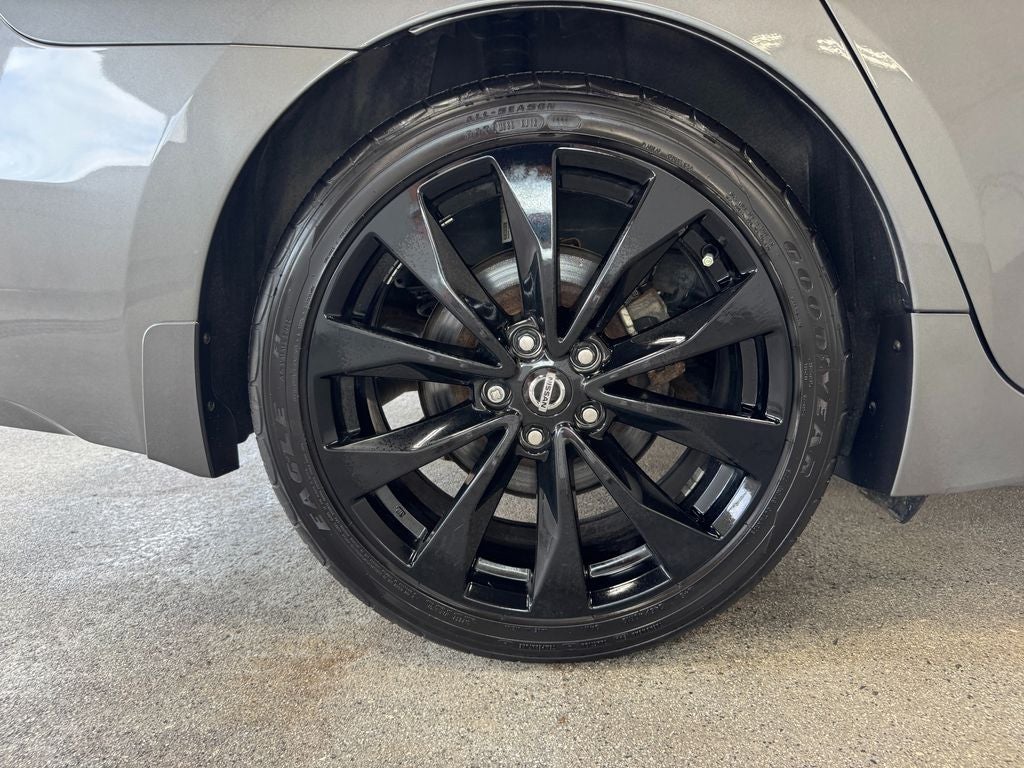 2021 Nissan Maxima SR Power moonroof
