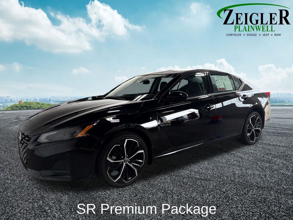 2025 Nissan Altima 2.5 SR Single Panel Moonroof