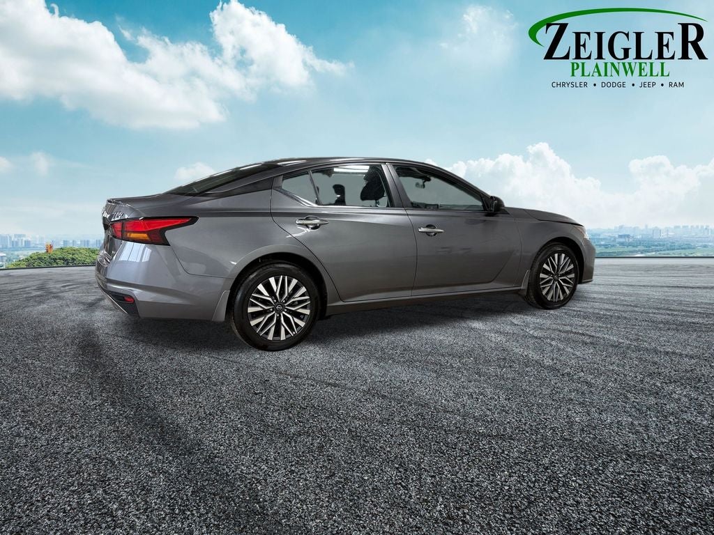 2024 Nissan Altima 2.5 SV NissanConnect featuring Apple CarPlay