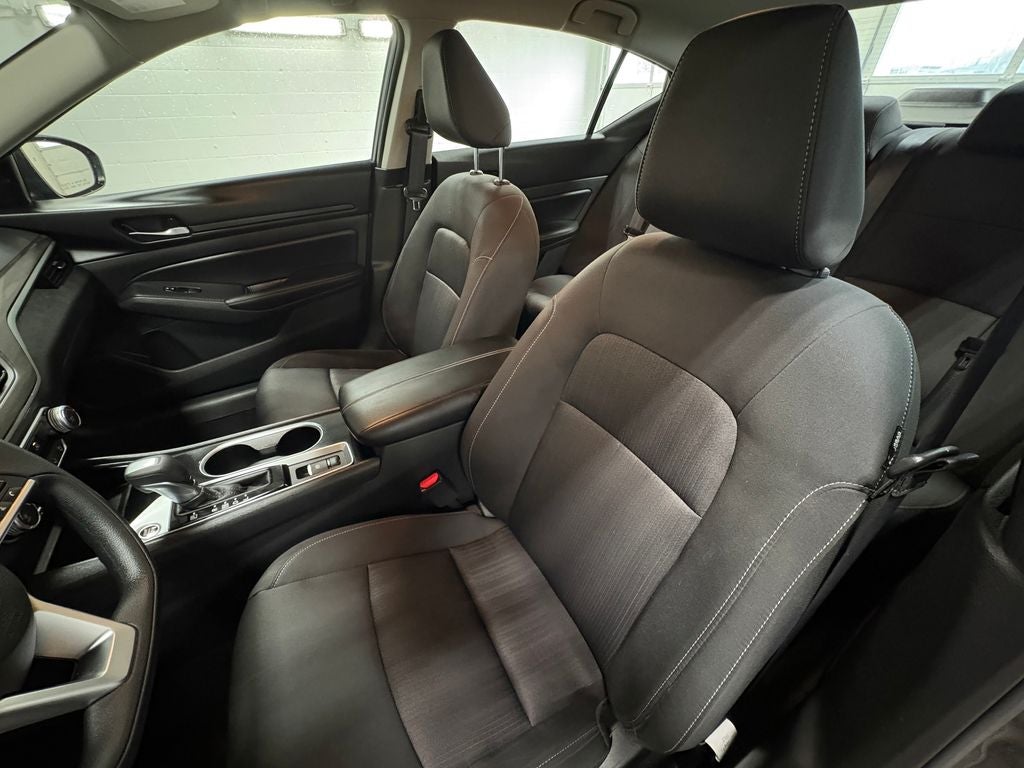 2024 Nissan Altima 2.5 SV NissanConnect featuring Apple CarPlay