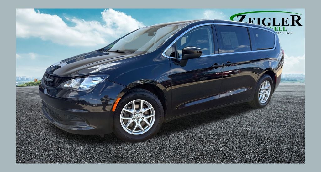 2022 Chrysler Voyager LX